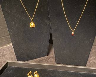 10K Gold Necklaces 