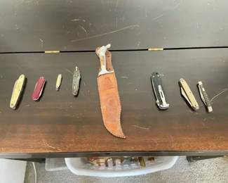 Eight Extra Cool Knives 