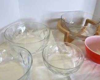 Pyrex Vintage Teardrop Serving Bowls