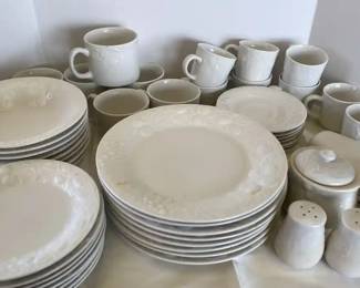 Stoneware Blanc Sur Blanc