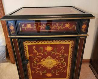Oriental lacquered Cabinet