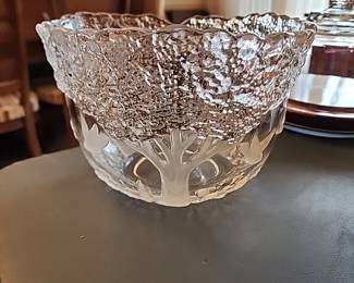 Mikasa Woodland raised crystal bowl