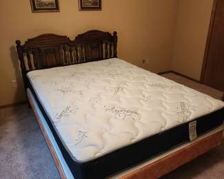 Queen Complete Bed with A Bamboo Mattress