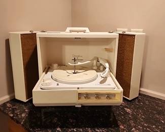 Stereophonic by Magnavox, solid state