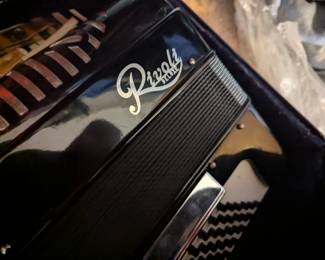 Rivoli deluxe accordion 