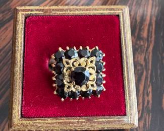 Lot#90 Italian 18k gold & deep red garnet ring size 5.5