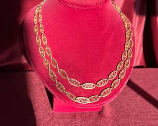Lot#95 18k Italian gold filigree link necklace 39” long