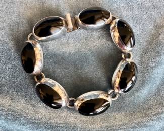 **New Item** Lot#130 $85 Taxco Mexican silver & onyx bracelet 7.5" long weight: 51.10 grams