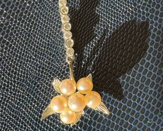 Lot#21 Now $400 - Was $550 14k white gold, pearl & diamond flower pendant weight 4.3 grams