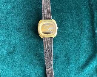 Lot#91 Now $110 - Was $150 Vintage Tissot "Seven" watch - runs - scratches on crystal & hairline cracks on face