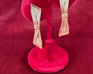 Lot#116 14k vintage tri-color (subtle color differences) mesh dangle earrings 2" long weight: 5.9 grams