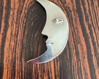 Lot#113 Now $48 - Was $65 Mexican silver moon face brooch 2.5" weight:16.3 grams
