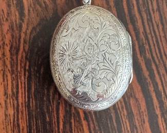 Lot#112 Now $64 - Was $85 Siam sterling silver locket pendant 2.5" total length weight: 25.8 grams