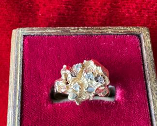 Lot#88 Gold nugget & diamond ring size 7.5