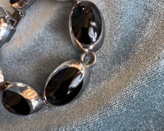 **New Item** Lot#130 $85 Taxco Mexican silver & onyx bracelet 7.5" long weight: 51.10 grams