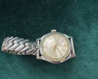 Lot#94 Now $30 - Was $40 Vintage Beaumont Men's watch - needs repair