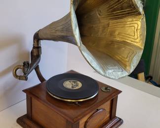 Phonograph