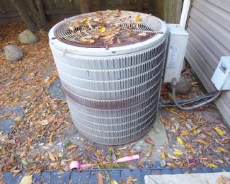 See prices & more info, copy & paste link below:
https://beforeudemo.com/sales-event/elmhurst-whole-house-demolition-sale/