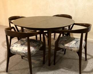 Midcentury Elm dining table with 2 leaves and 4 chairs: Lawrence Peabody for Richardson Brothers.