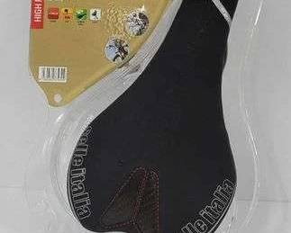 1 SELLE ITALIA. Saddles for Winners since 1897. SLR Kit Carbonio 115 gram Bicycle Saddle. NEW IN ORIGINAL PACKAGING