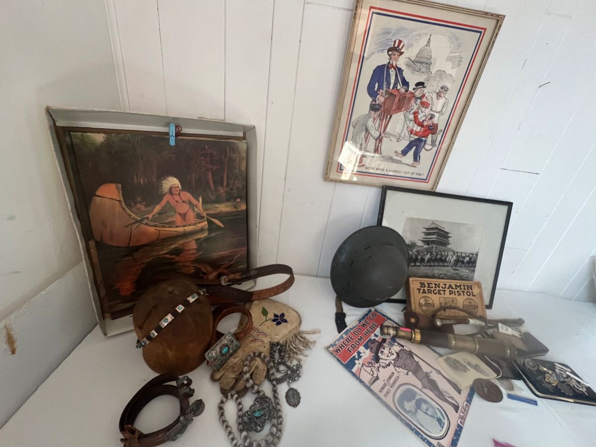  American Indian objects.....military objects 