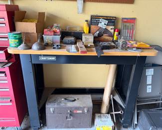 Craftsman solid workbench