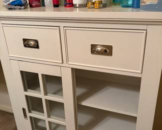 Contemporary Cabinet perfect for bathrooms or bedrooms 