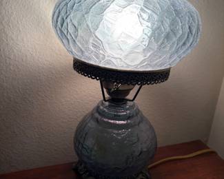 Fenton?? beautiful crackle glass, hurricane lamp