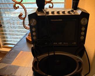 Portable karaoke
