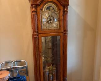 Gorgeous Howard Miller grandfather clock 7’4”
