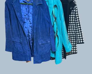 Women's clothing size med - extra lg; shoes and boots size 8-9