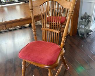 Oak dining room table, (66"L x 44"W x 30"H) with 4 chairs