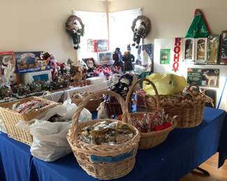 Baskets of ornaments, lawn  decorations 