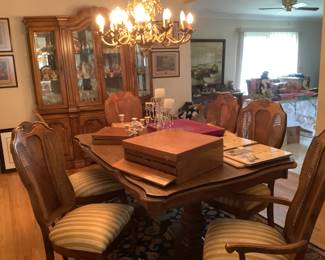 Dining room table with 6 chairs 2 leaf , great condition if you need it by Thanksgiving let me know 