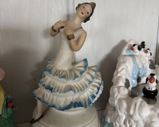 Vintage Dancer music box 