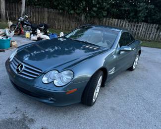 Mercedes 2004 500 SL Convertible....
89000 miles Mint