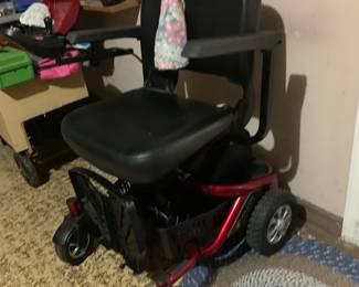 Nearly new electric scooter (retail 1775)