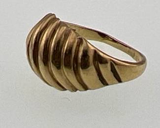 14kt yellow gold shrimp ring