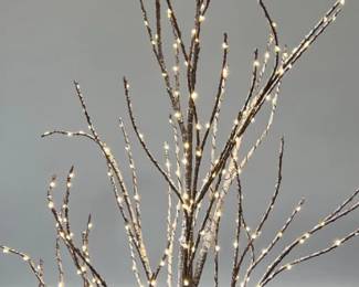 Indoor/outdoor birch lit tree