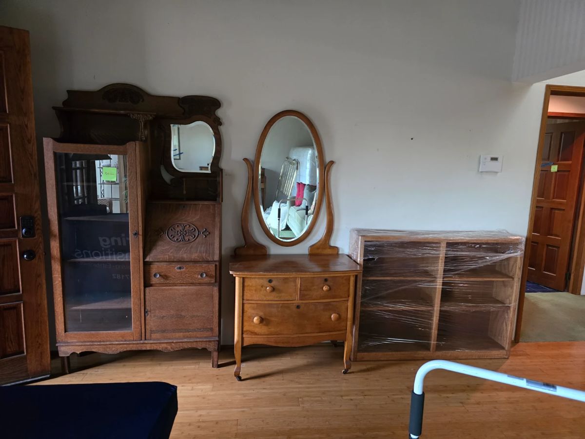 Estate Sale in Encinitas Saturday, November... starts on 11/22/2025