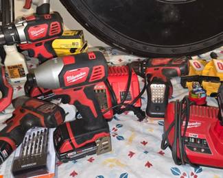 Milwaukee Power Tools