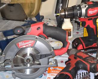 Milwaukee Power Tools