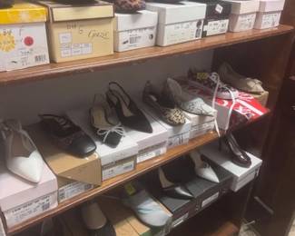 LOTS of Ladies Shoes size 7 some 6 1/2 M and clothes Mediums -ALL KINDS OF GREAT!!!!clothes   VINTAGE