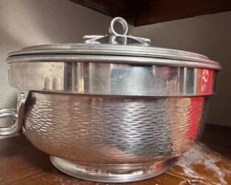 Aluminum ice bucket very Vintage