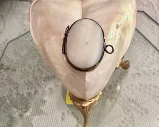 Mother of Pearl - heart jewelry container