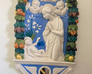 Goebel wall plaque. In perfect condition. A nice addition to your Christmas scenery and beautiful all year long. 