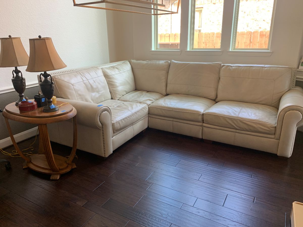 2 stiffel lamps with Original Shades
Comfortable Sectional Sofa Good Condition