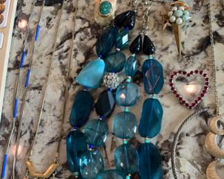 Necklaces, brooches and miscellaneous jewelry