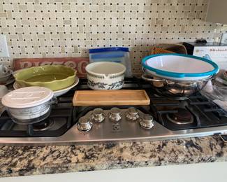 Miscellaneous kitchen items