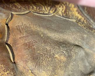 Well stink! Didn’t realize the all the glove pictures were uploading upside down. Just turn your phone around and you can see the imprint  It says “Mickey Mantle Autograph” in the pocket. 